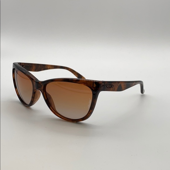 Oakley Accessories - Oakley Fringe sunglasses